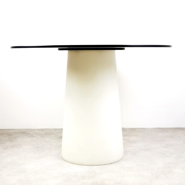 Moooi Container tafel rond 120cm kleur wit - Afbeelding 2